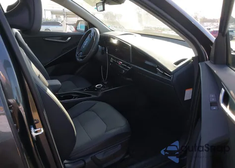 2025 Kia Niro Ev Wind z USA, uszkodzony, nr VIN KNDCR3L14S5143211